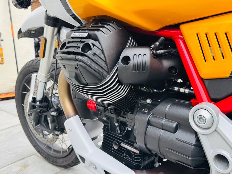 Moto Guzzi, TT Evocative, 2023 2426 miles 1 owner