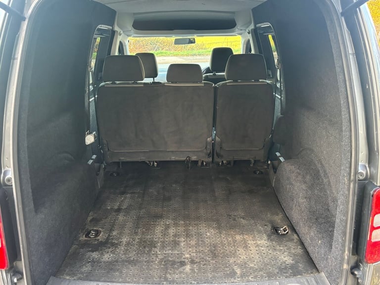 2013 Volkswagen Caddy Maxi 2.0 TDI 140PS Window Van*CREW CAB*TIMING BELT DONE*FULL SERVICE HISTOR...