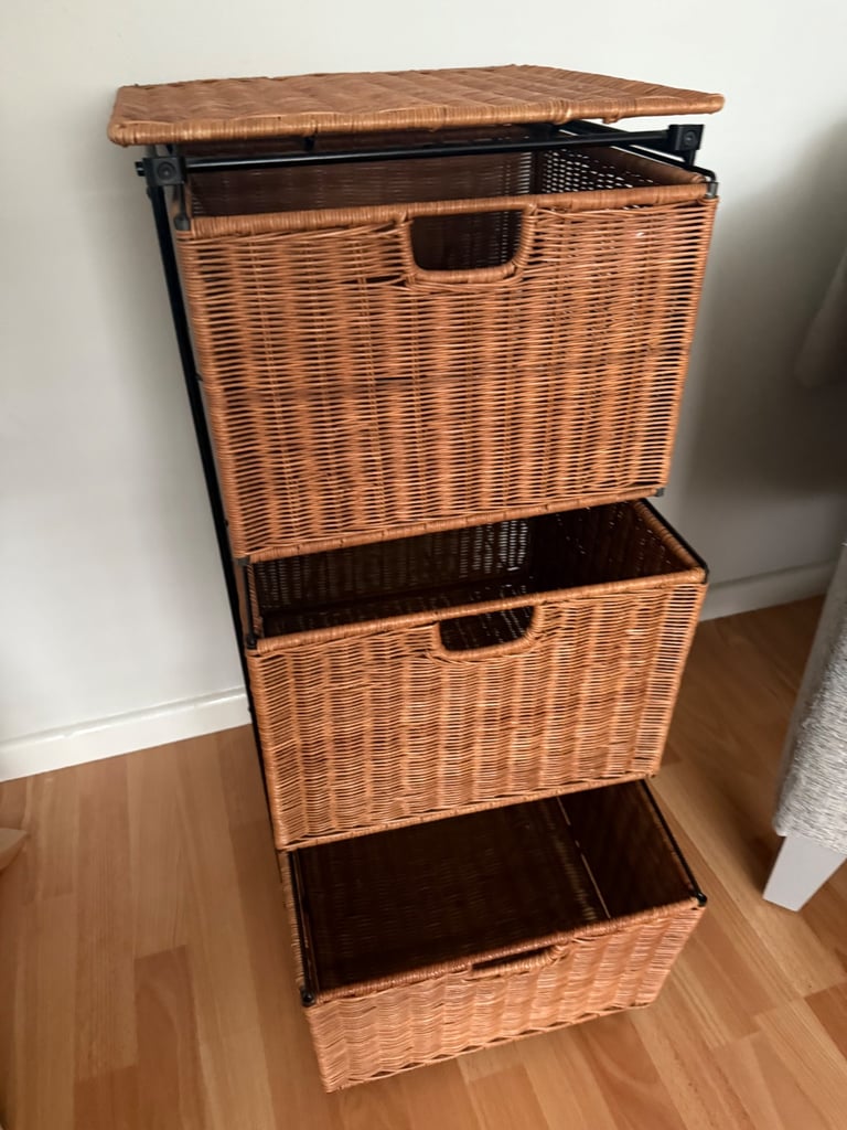 Set of drawers, wicker and metal frame 