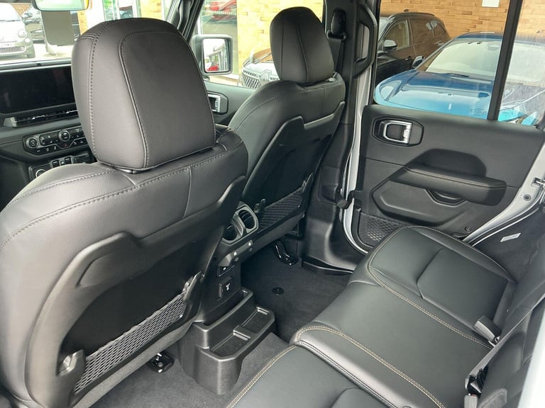 2025 Jeep Wrangler Sahara 2.0 272hp 4x4 Auto8 CONVERTIBLE Petrol Automatic