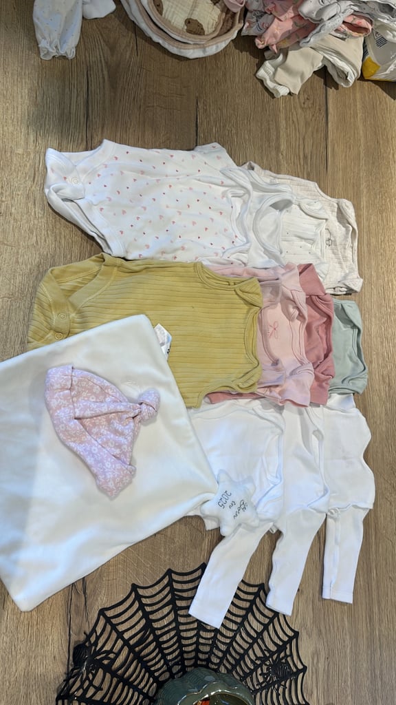 Loads of baby stuff 
