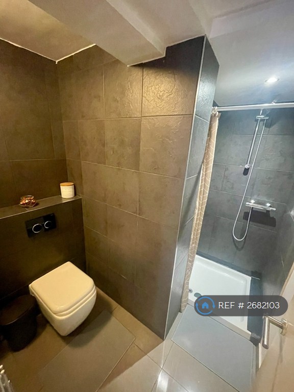 Studio flat in Corringway, London, W5 (#2682103)