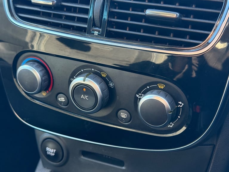 2019 Renault Clio 0.9 TCe Iconic Hatchback 5dr Petrol Manual Euro 6 (s/s) (75 ps) Hatchback Petro...