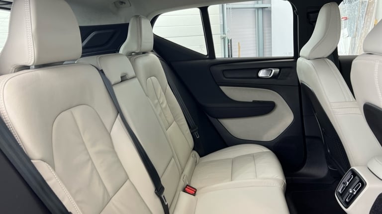 2022 Volvo XC40 2.0 B4P Plus Dark 5dr AWD Auto ESTATE PETROL Automatic