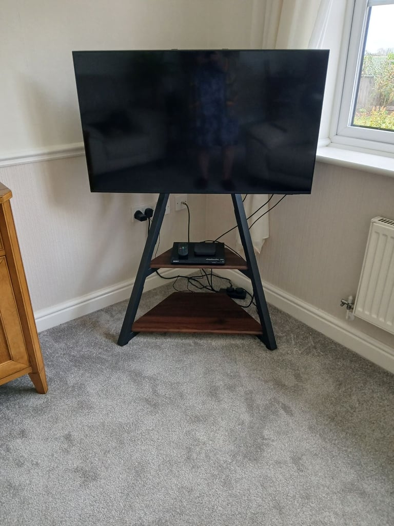 Fitueyes floor TV stand FT65
