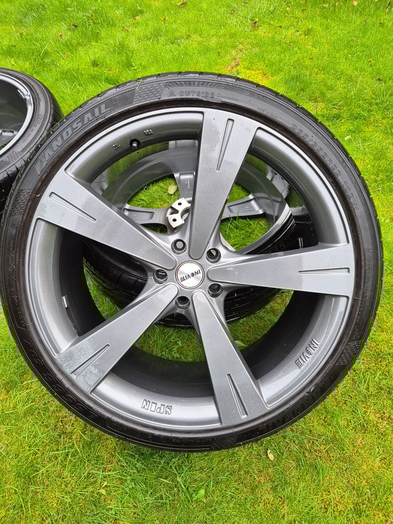 Alloy wheels 22 inch
