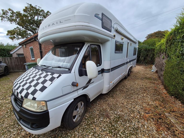 Autotrail Arapaho SE, 2005, 6 Berth, 4 Belts, End lounge, Solar panel