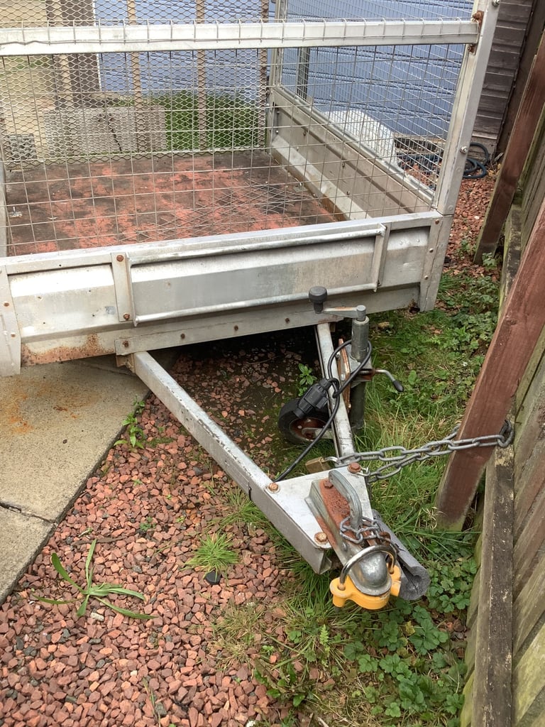 TRAILER FULLY GALVANISED HIGH SIDES 700 KILO RATED.