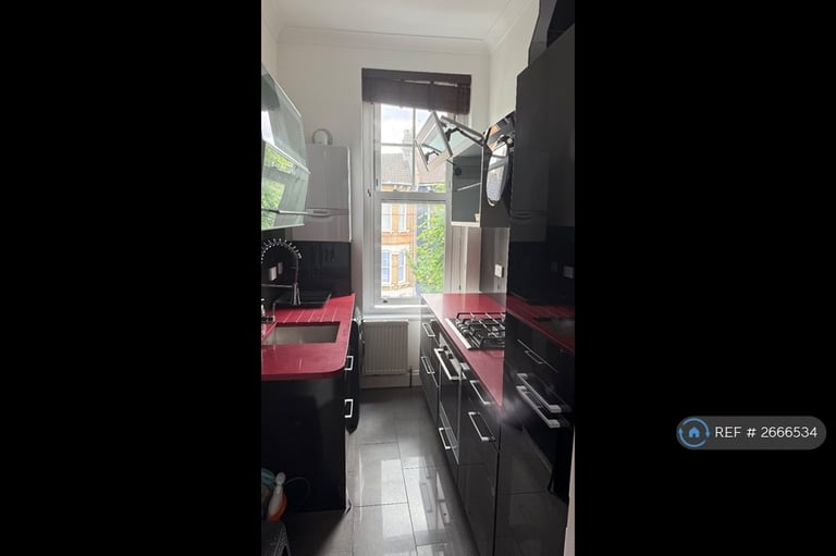 2 bedroom flat in Thistlewaite Road, London, E5 (2 bed) (#2666534)