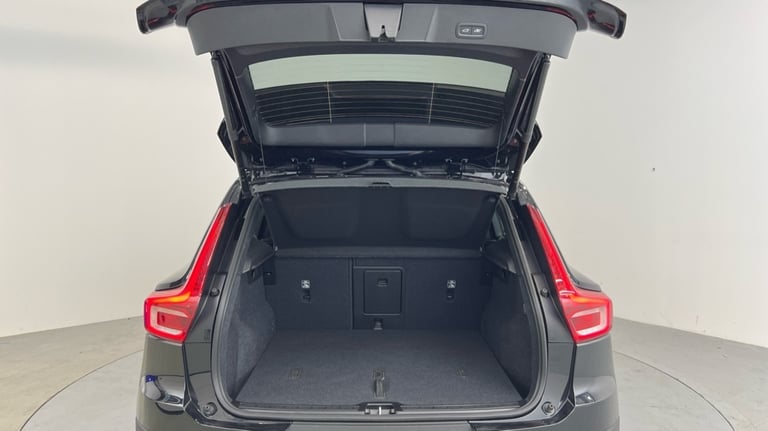 2025 Volvo XC40 Black Edition Plus, B3 Mild hybrid, Petrol (Rear Camera, BLIS) Estate Petrol Auto...