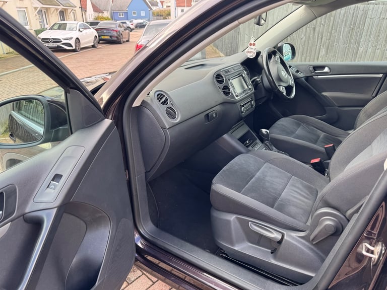 Volkswagen, TIGUAN, Estate, 2013, Semi-Auto, 1968 (cc), 5 doors