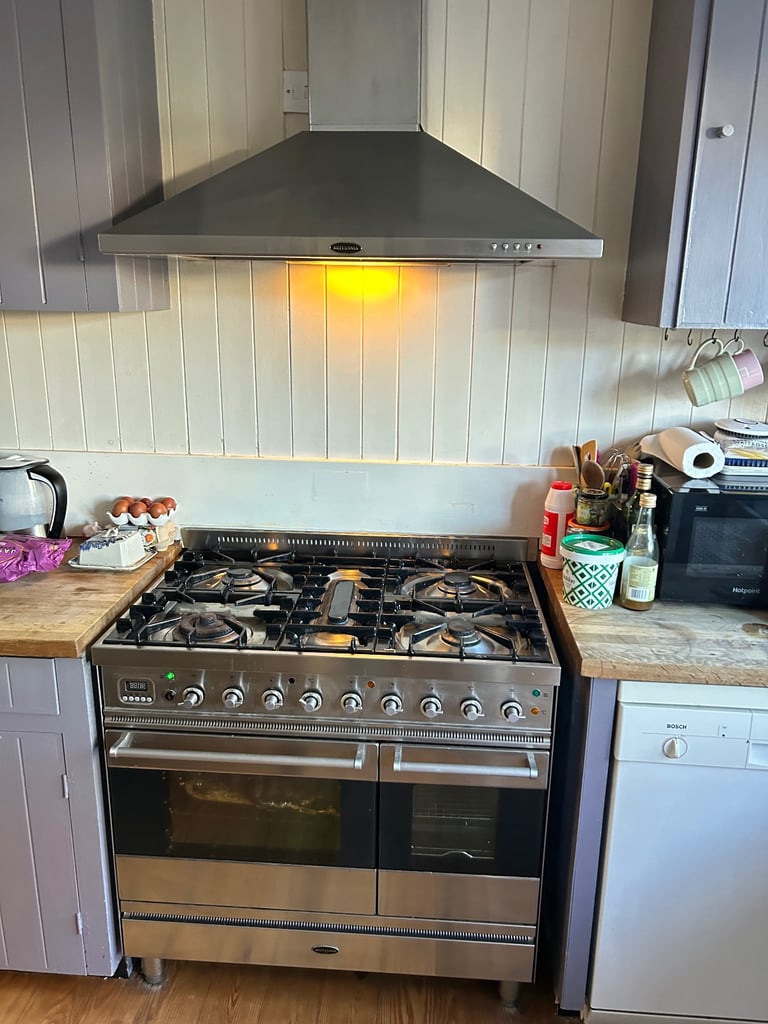 Britannia cooker & matching hood