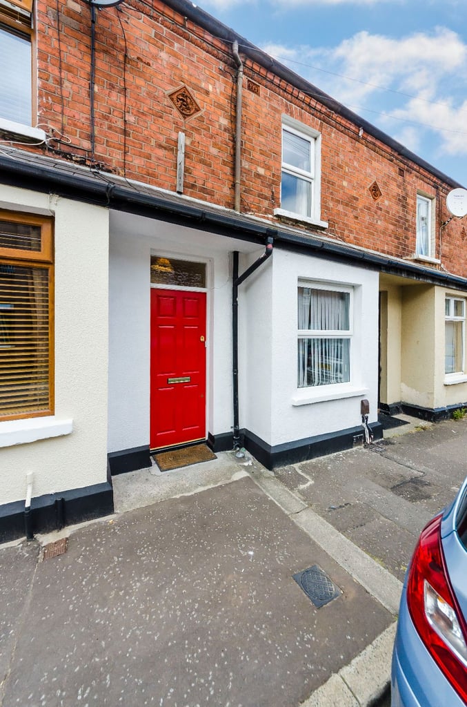 Two Bedroom Terrace House to Let in Foxglove Street East Belfast
