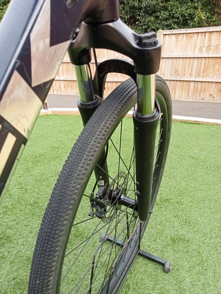 Trek Dual Sport Hybrid Mountain Bike.