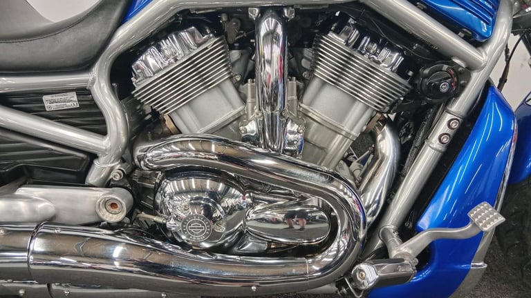 HARLEY DAVIDSON VRSCAW VROD ** 12 MONTH MOT -CUSTOM PAINT JOB - REMUS EXHAUST **