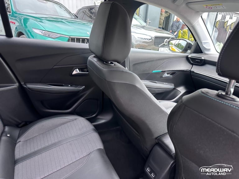 2023 Peugeot 208 1.2 PureTech Allure Premium + EAT Euro 6 (s/s) 5dr HATCHBACK Petrol Automatic