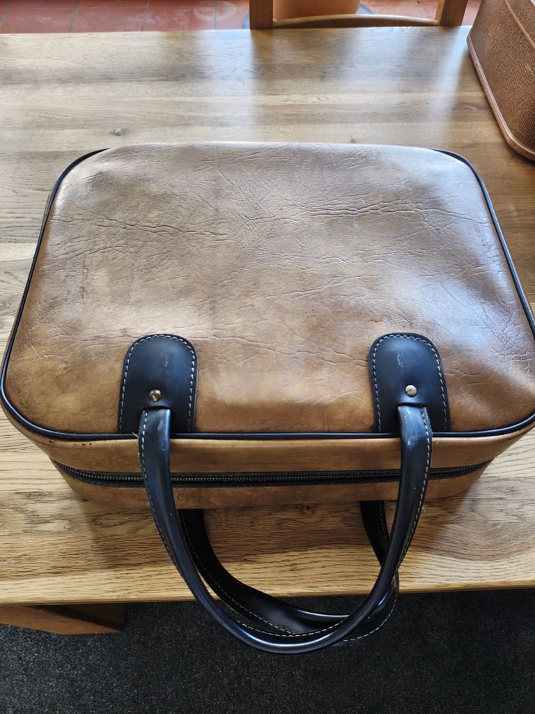 Henselite lawn bowling bowls with case and Scorpion Shoes