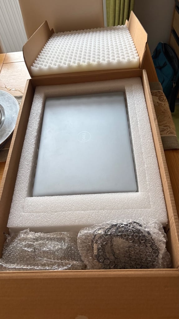 Dell Inspiron 16 5640 Laptop 16gb 1TB SSD Warranty Immaculate Condition 