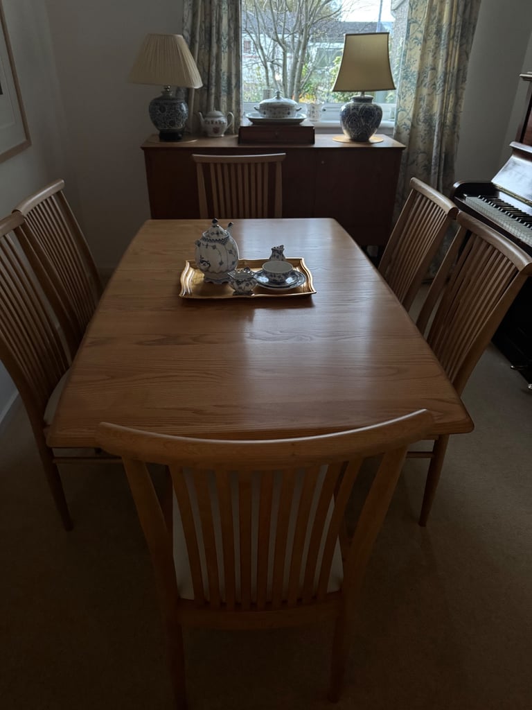 Ercol table and chairs- as new