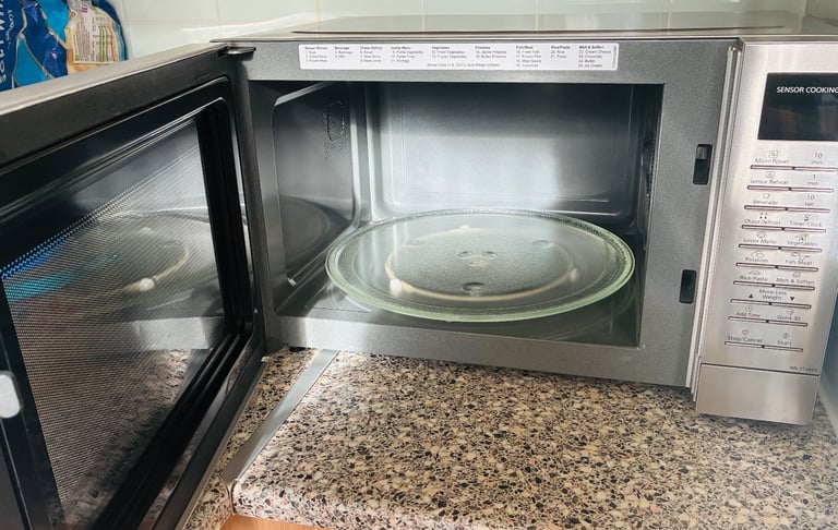 Panasonic NN-ST48KSBPQ Inverter Microwave Oven with Glass Turntable, 32L