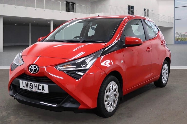 2019 Toyota AYGO 1.0 VVT-i x-play x-shift Euro 6 5dr HATCHBACK Petrol Automatic