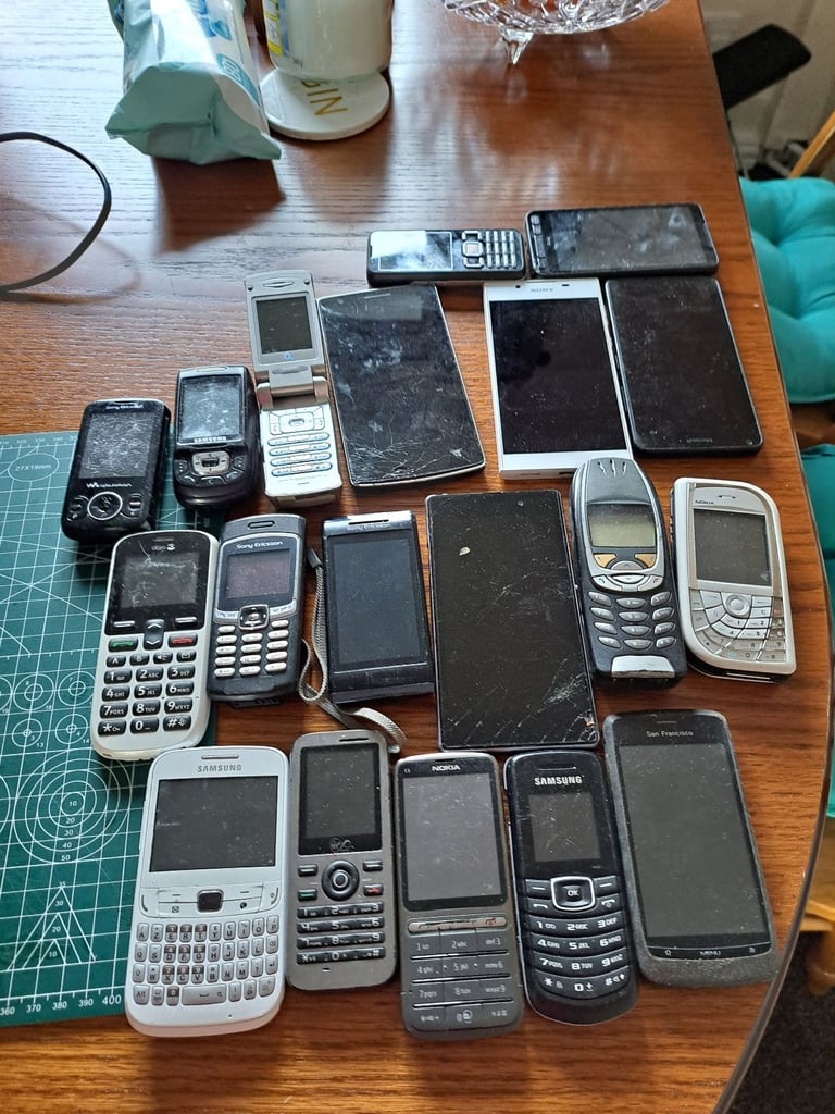 image for selling as joblot assorted mobile phones all untested