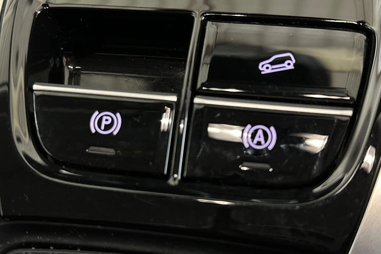 2025 MG MG HS 106287 Hatchback Petrol Automatic