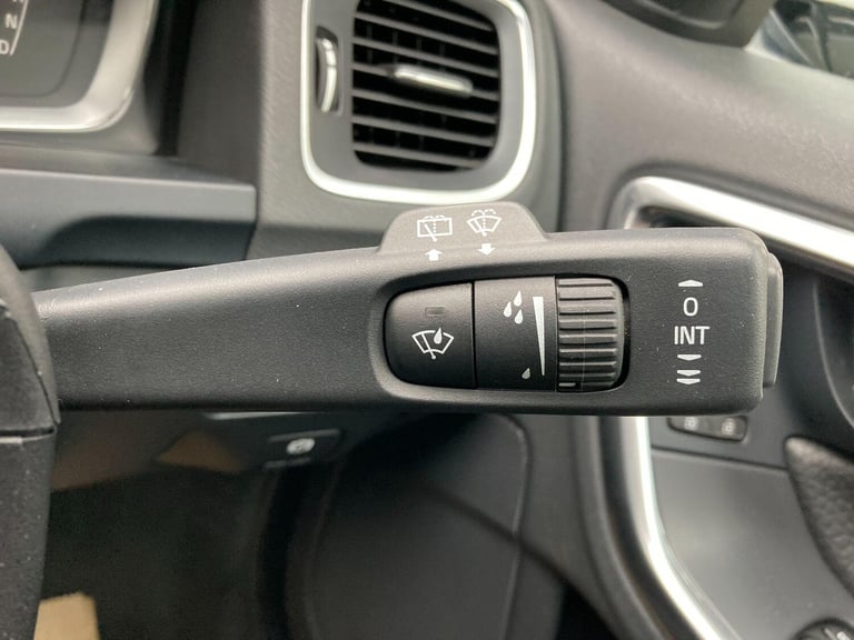 2014 Volvo V60 2.4 D6 Estate 5dr Diesel Plug-in Hybrid Geartronic AWD Euro 5 (s/s) (285 ps ESTATE...