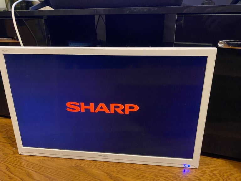 Sharp Aquos 24&quot; TV – Excellent Condition
