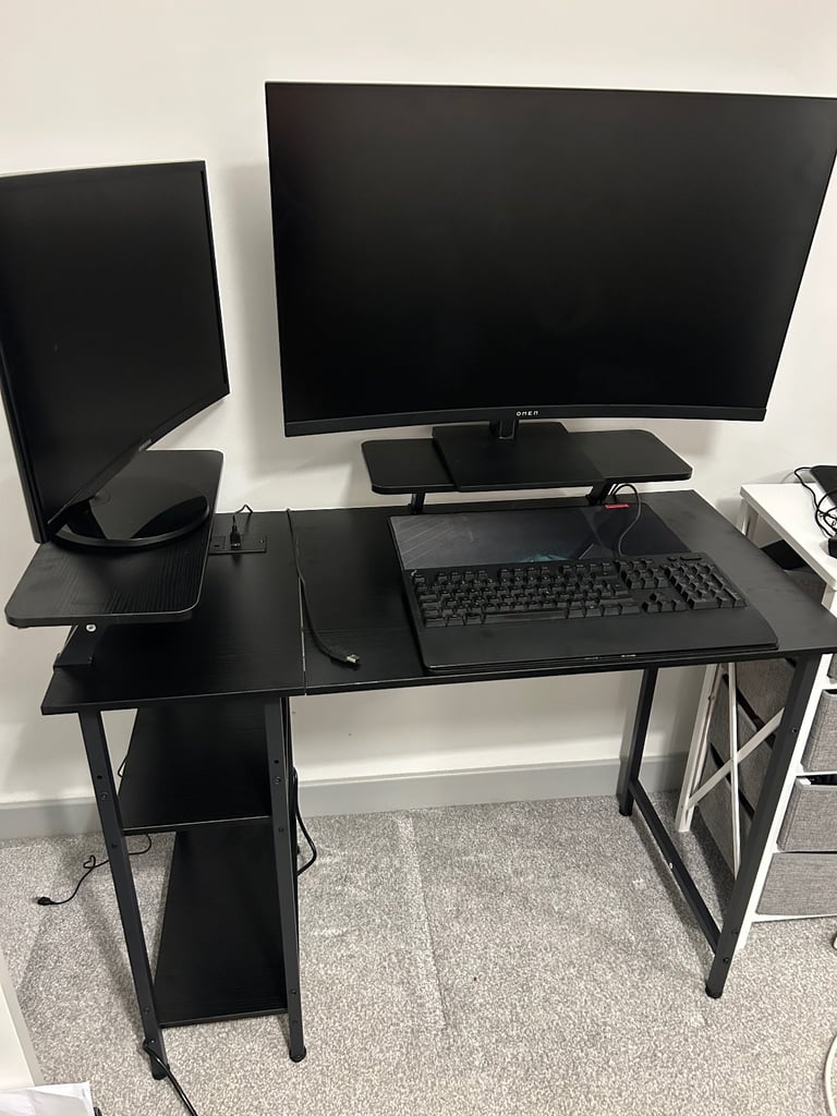 Gaming desk
