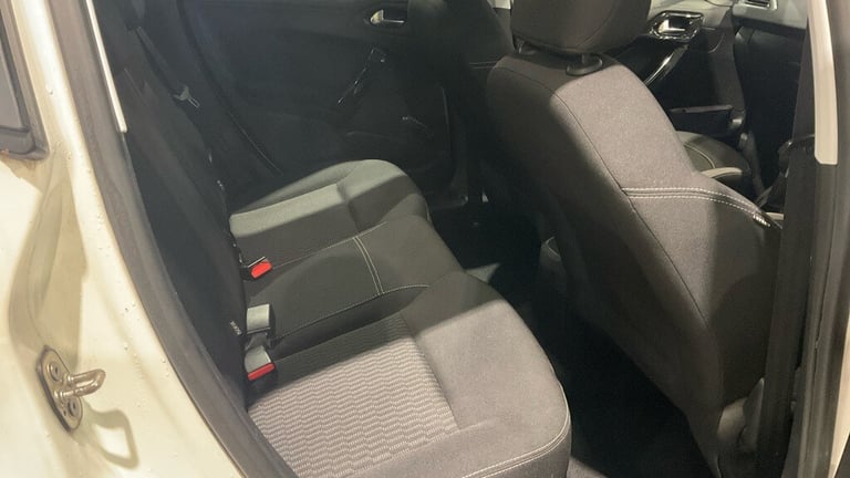 FINANCE AVAILABLE 2015 PEUGEOT PEUGEOT 208 1.2 PURETECH ACTIVE 12 MONTH MOT