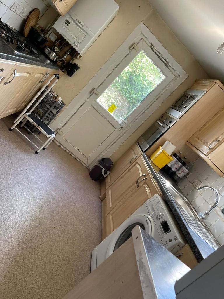 Spacious & Cosy Box Room For Rent AT E15 3PY