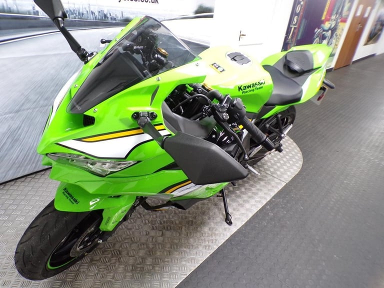 2025 KAWASAKI ZX4-RR PERFORMANCE LOW MILEAGE
