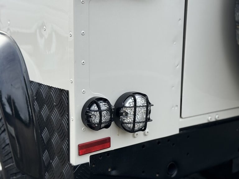 2010 Land Rover Defender Hard Top TDCi PANEL VAN DIESEL Manual