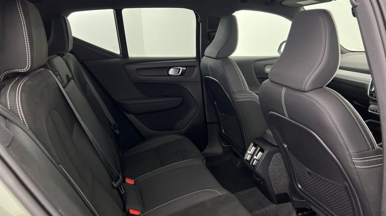 2025 Volvo XC40 Ultra, B4 Mild hybrid, Petrol, Dark Estate Petrol Automatic
