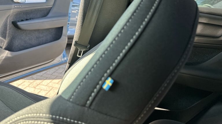 2023 Volvo XC40 Plus, B4 Mild hybrid, Petrol, Dark Estate Petrol Automatic