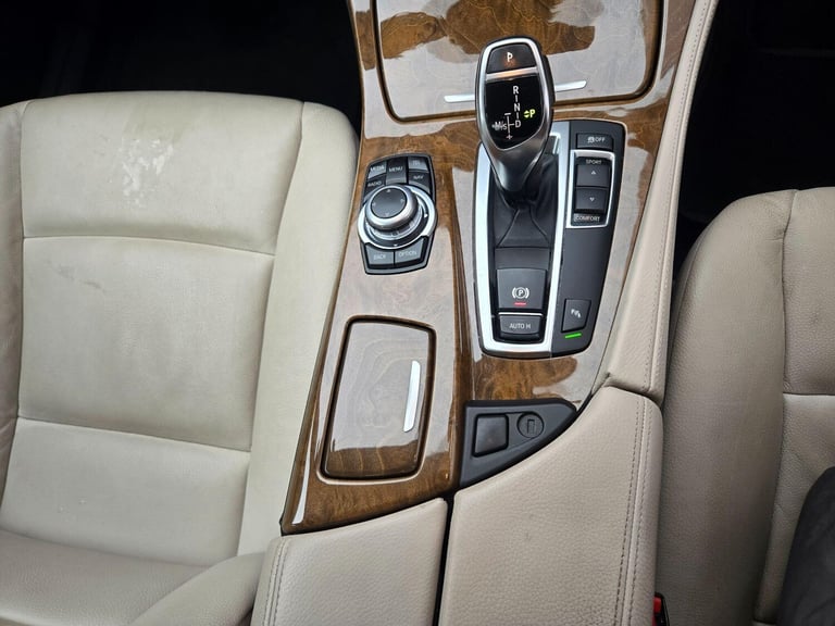 2013 BMW 5 Series 2.0 520d SE Auto Euro 5 (s/s) 4dr SALOON Diesel Automatic