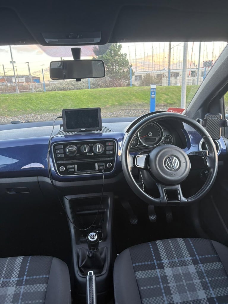 Volkswagen, UP, Hatchback, 2015, Manual, 999 (cc), 5 doors