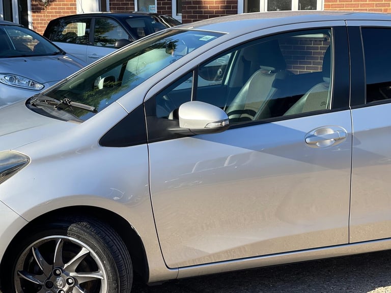 TOYOTA YARIS 1.3 Dual VVT-i Trend 2012