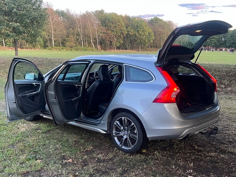 2010 Volvo V60 D3 [163] SE Lux 5dr Geartronic ESTATE Diesel Automatic