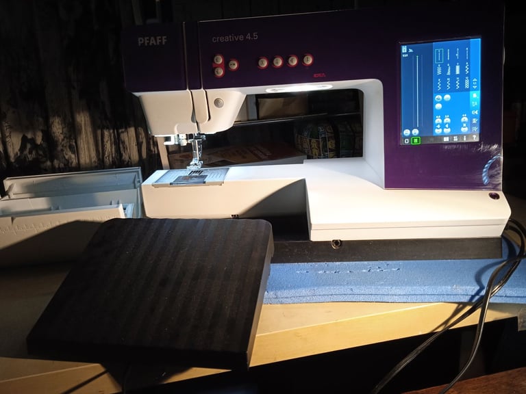 Pfaff creative 4.5  computerised sewing& embroidery machine ONO