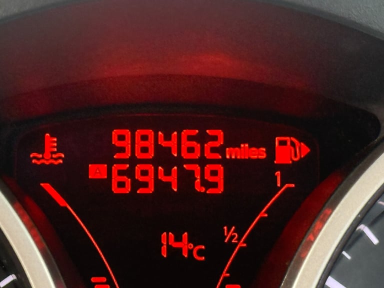 2014 Nissan Juke 1.5 dCi 8v Tekna SUV 5dr Diesel Manual Euro 5 (s/s) (110 ps)