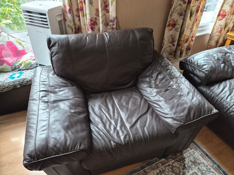 Sturdy Leather sofa - good condition