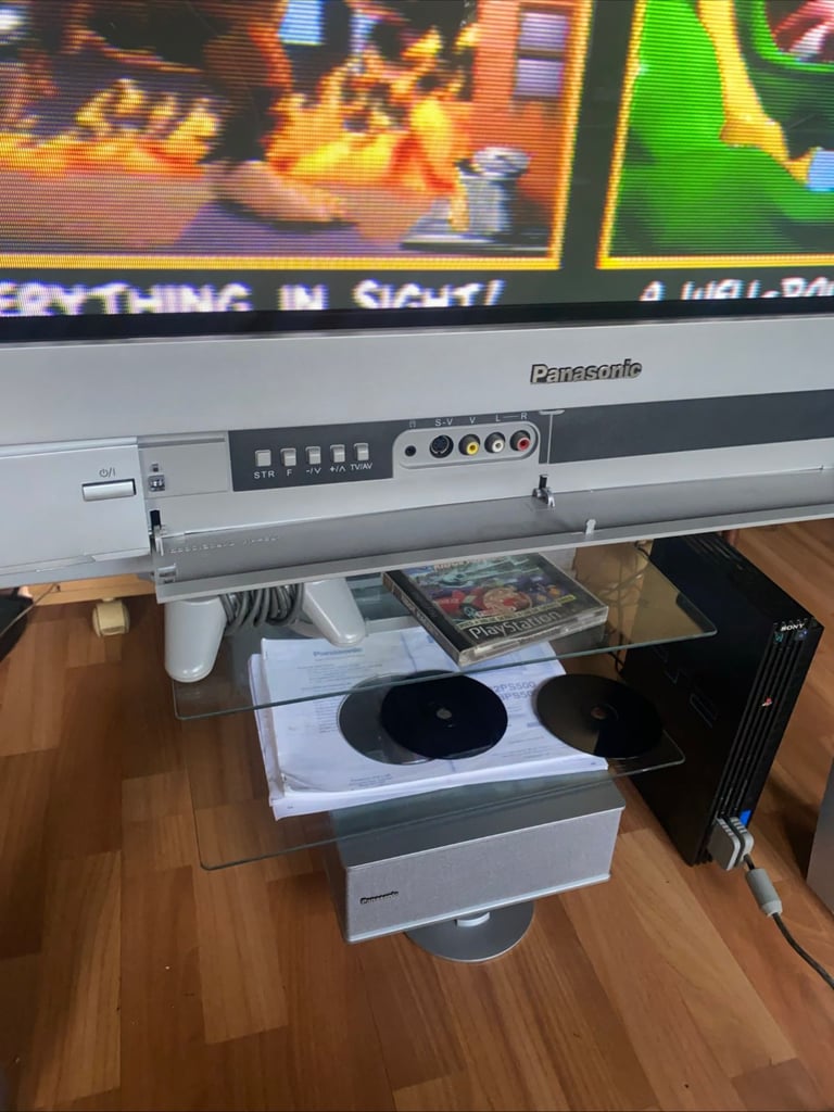 Panasonic Quintrix TX32PS500 CRT Retro Gaming TV with Surround Sound System and  Remote