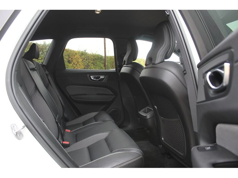 2022 Volvo XC60 B5 MHEV R-Design SUV HYBRID Automatic