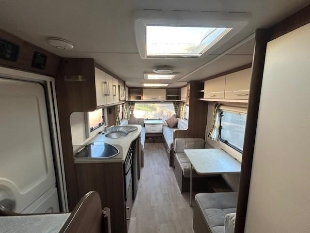 2016 LUNAR VENUS 580 6 BERTH BUNK BEDS CARAVAN