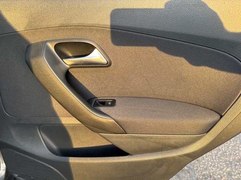 2011 Volkswagen Polo 1.2 60 SE 5dr HATCHBACK Petrol Manual