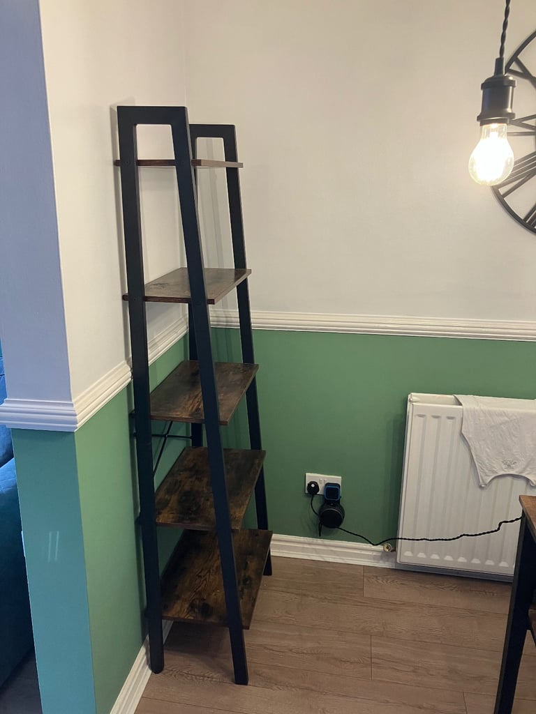 Ladder shelf brown