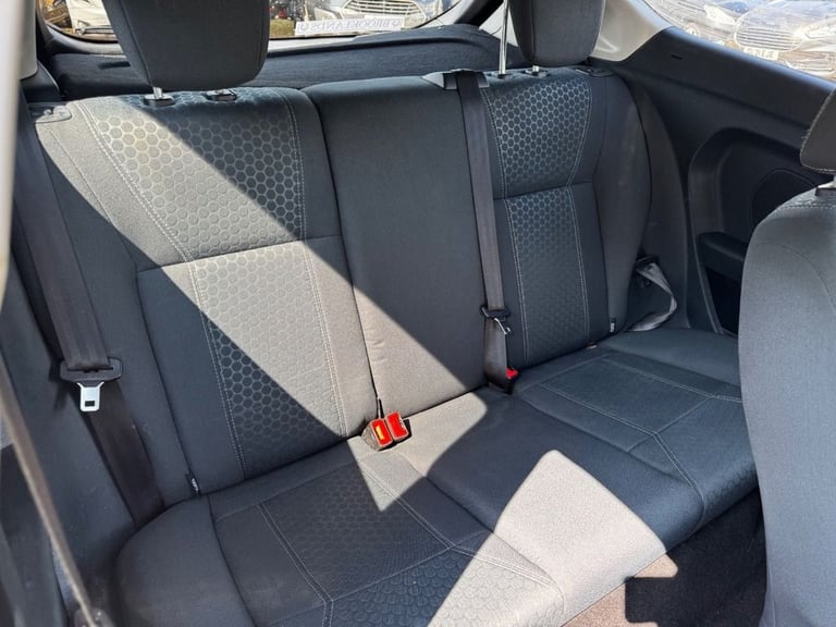2009 Ford Fiesta 1.6 TDCi Titanium Hatchback 3 Door Squeeze Metallic Diesel Manual (110 g/km Hatc...