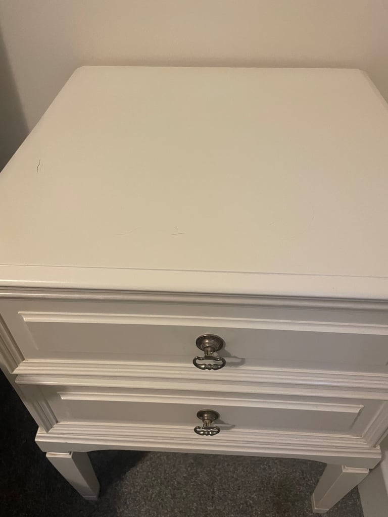 Bedside table 